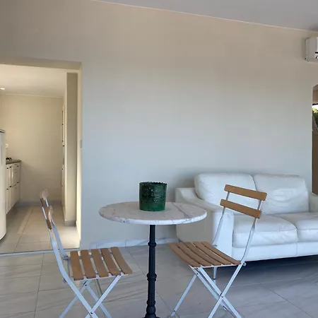 “le Penthouse” Lägenhet Llança
